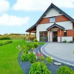 Holiday Home With Garden, Sauna, Jacuzzi بيت للعطل ملنك