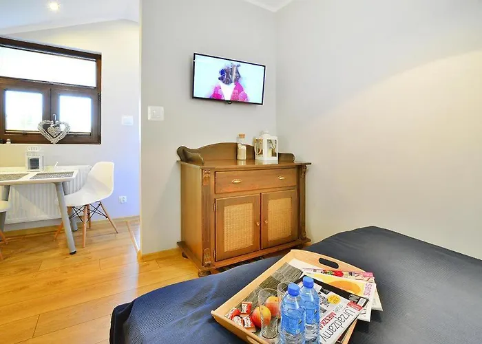 Holiday Home With Garden, Sauna, Jacuzzi Dom wakacyjny Mielenko