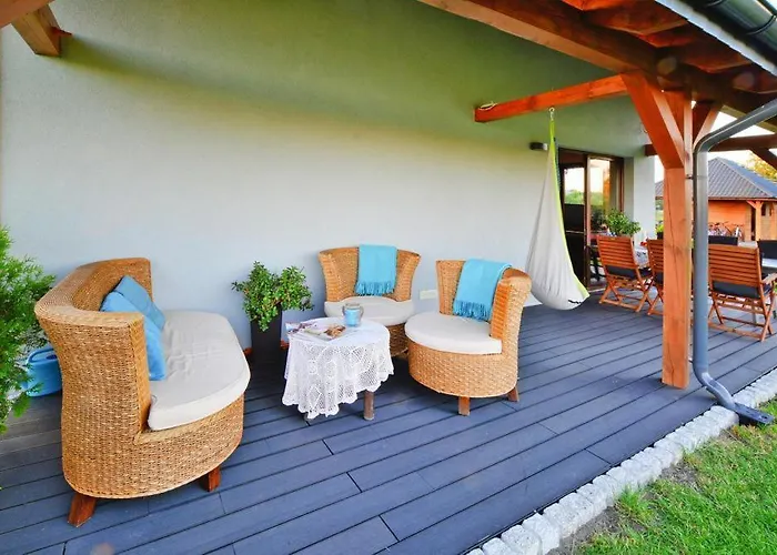 Dom wakacyjny Holiday Home With Garden, Sauna, Jacuzzi Mielenko